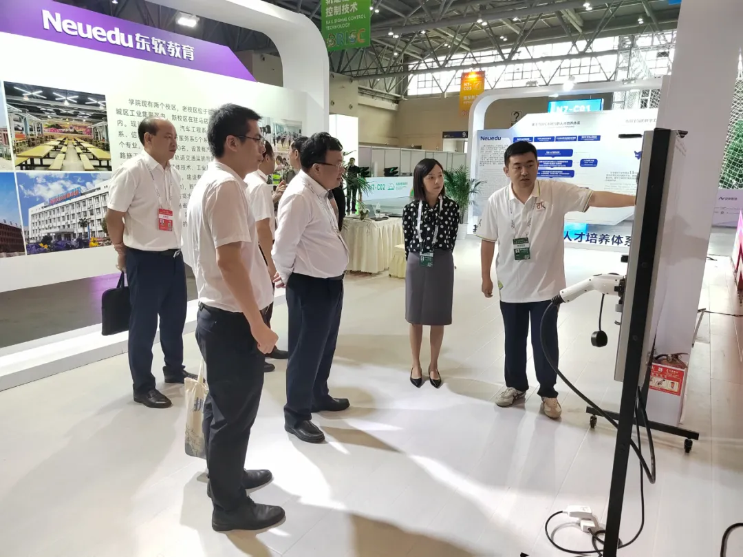 助力第二届“一带一路”国际技能大赛智能汽车软件技术表演赛顺利举办