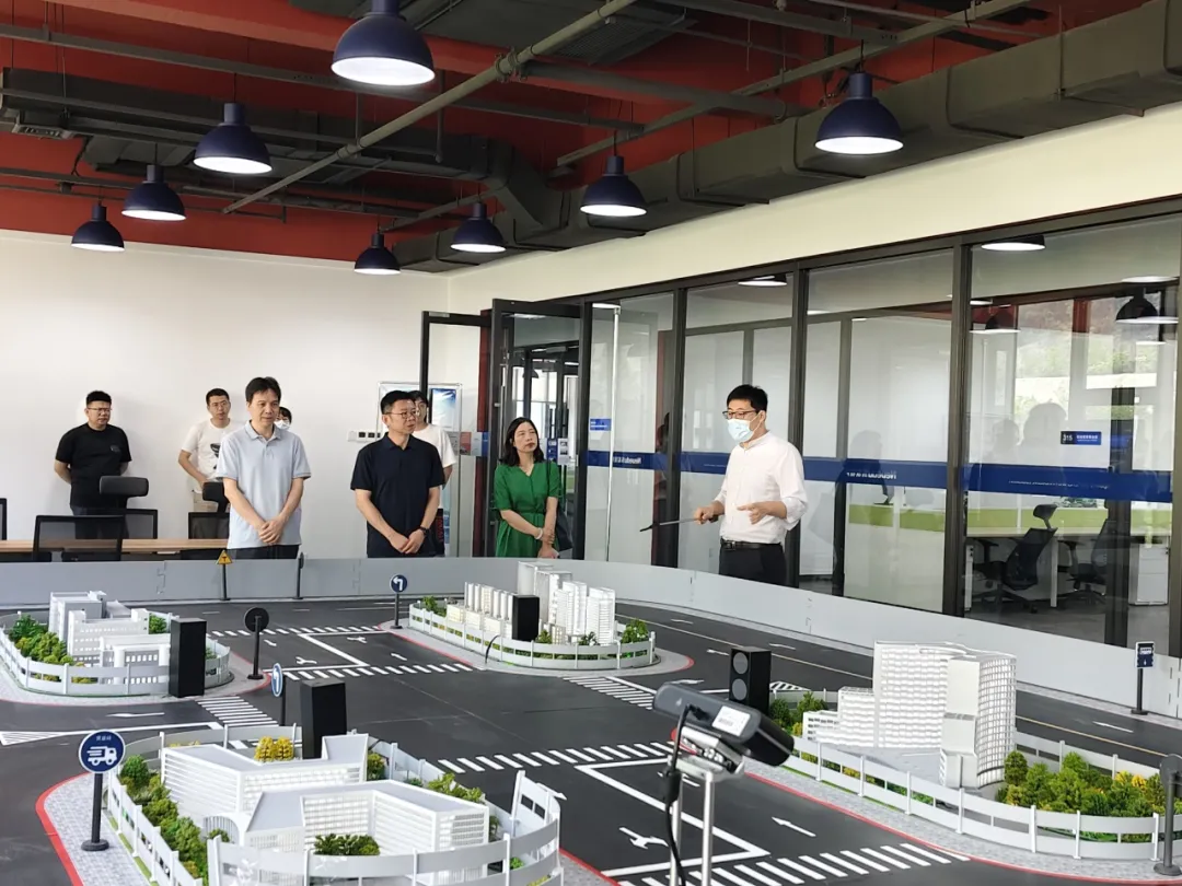 上海行健职业学院一行到访美高梅美高教育科技集团参观研讨